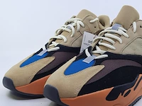 Paar sneakers, maat 48 2/3 adidas, yeezy boost 700 - afbeelding 2 van  9