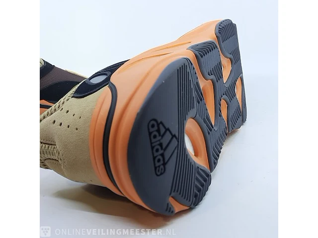 Paar sneakers, maat 48 2/3 adidas, yeezy boost 700 - afbeelding 8 van  9