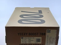 Paar sneakers, maat 48 adidas, yeezy boost 700 - gz0541 - afbeelding 3 van  11