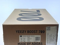 Paar sneakers, maat 48 adidas, yeezy boost 700 v2 fu6684 - afbeelding 2 van  10