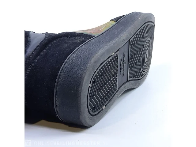 Paar sneakers, maat 5 louis vuitton, ms 0159 - afbeelding 9 van  9