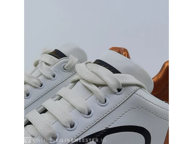Paar sneakers, maat 6 1/2 dolce&gabbana - afbeelding 5 van  10
