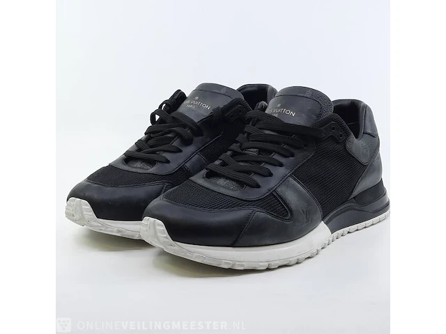 Paar sneakers, maat 6 louis vuitton, go 0241 - afbeelding 1 van  9