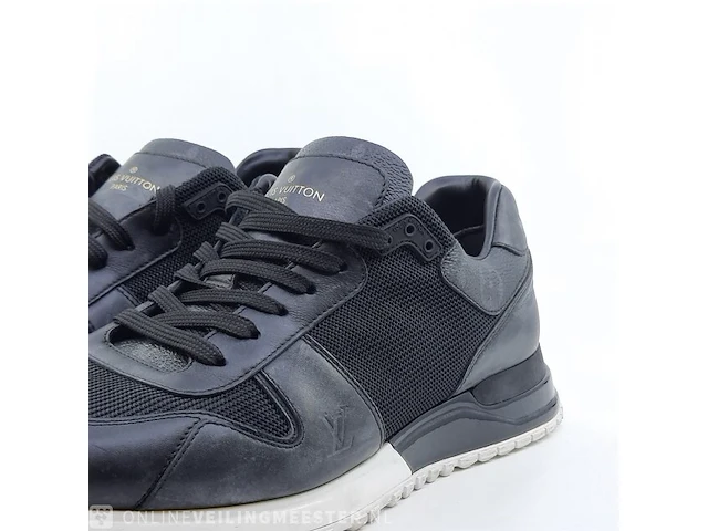 Paar sneakers, maat 6 louis vuitton, go 0241 - afbeelding 3 van  9