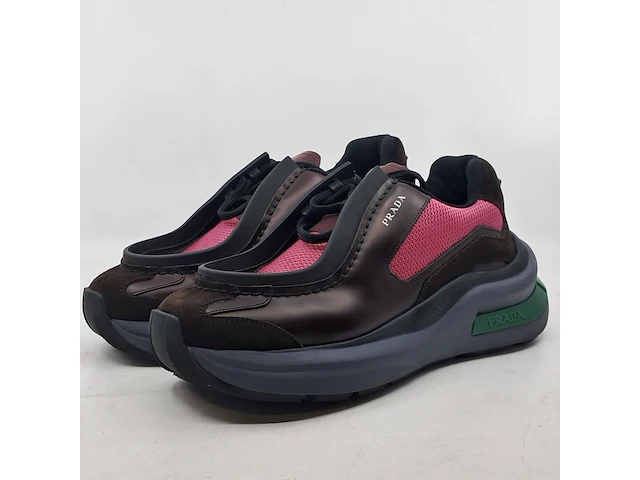Paar sneakers, maat 6,5, prada - afbeelding 1 van  10
