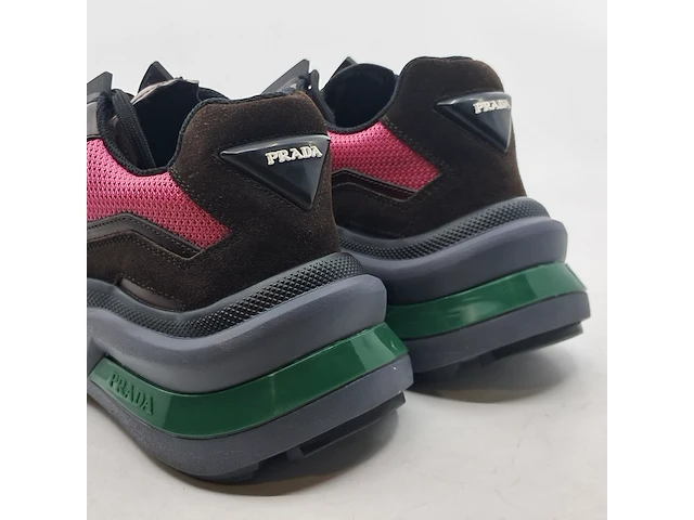 Paar sneakers, maat 6,5, prada - afbeelding 4 van  10