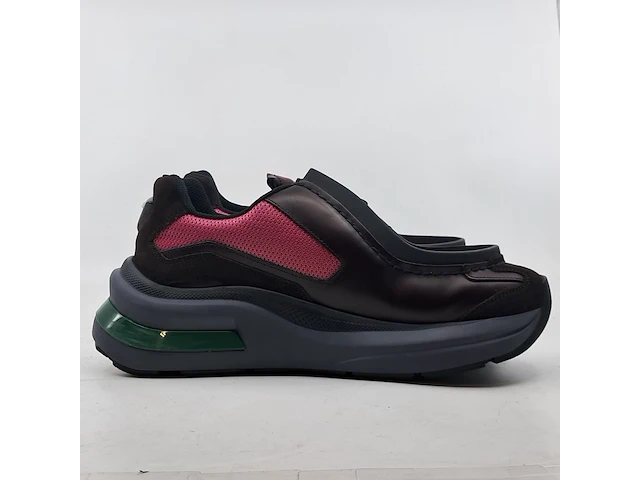 Paar sneakers, maat 6,5, prada - afbeelding 6 van  10