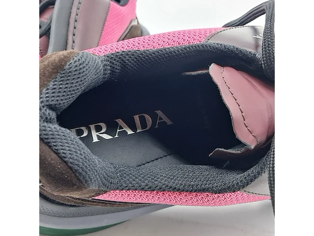 Paar sneakers, maat 6,5, prada - afbeelding 10 van  10