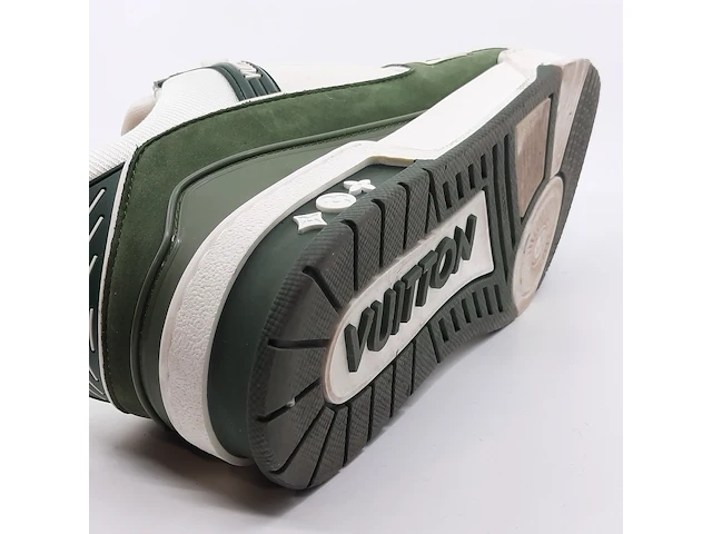 Paar sneakers, maat 7 1/2, louis vuitton, ld 02 53 - afbeelding 3 van  11