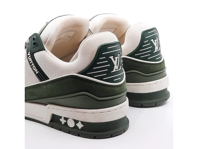Paar sneakers, maat 7 1/2, louis vuitton, ld 02 53 - afbeelding 8 van  11