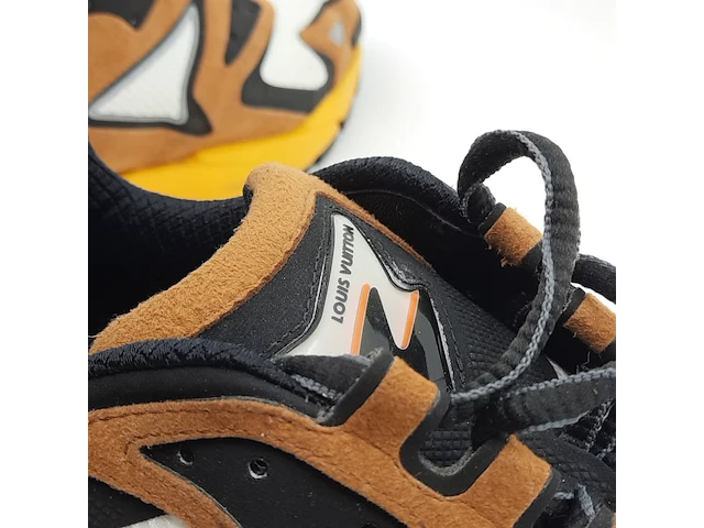 Paar sneakers, maat 7 1/2, louis vuitton, vl 1221 - afbeelding 3 van  11