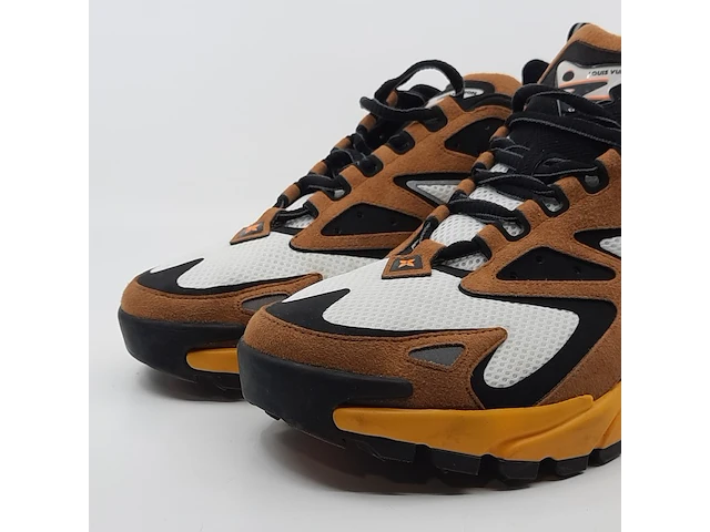 Paar sneakers, maat 7 1/2, louis vuitton, vl 1221 - afbeelding 4 van  11