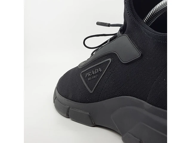Paar sneakers, maat 7, prada - afbeelding 8 van  10