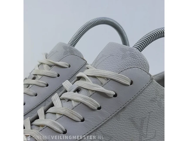 Paar sneakers, maat 9 louis vuitton, ms1107 - afbeelding 5 van  10