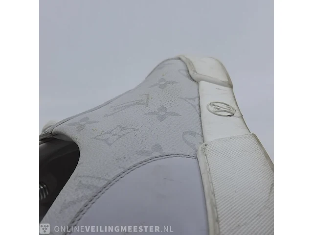 Paar sneakers, maat 9 louis vuitton, ms1107 - afbeelding 8 van  10