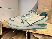 Paar sneakers mt 43 - afbeelding 5 van  11