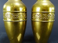 Paar urnvormige kastvazen - afbeelding 1 van  5