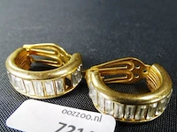 Paar vergulde oorsieraden met steentjes - afbeelding 1 van  3