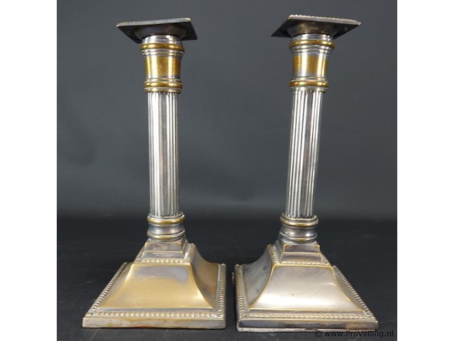 Paar zuilvormige sheffield-kandelaars uit de 18e eeuw - afbeelding 3 van  5