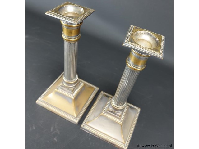 Paar zuilvormige sheffield-kandelaars uit de 18e eeuw - afbeelding 4 van  5