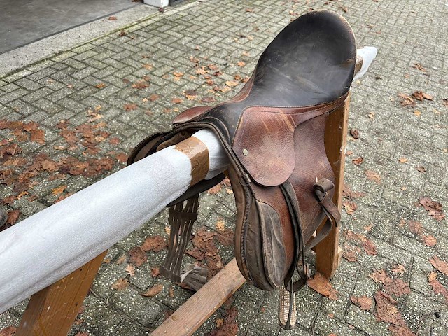 Paarden zadel - afbeelding 3 van  3