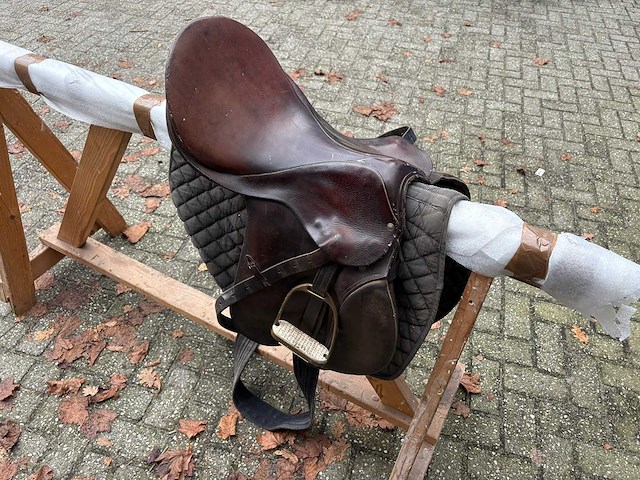 Paarden zadel - afbeelding 2 van  3