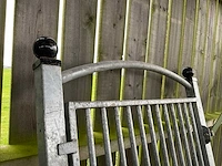 Paardenbox deur poort - afbeelding 6 van  7