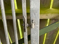 Paardenbox deur poort - afbeelding 7 van  7