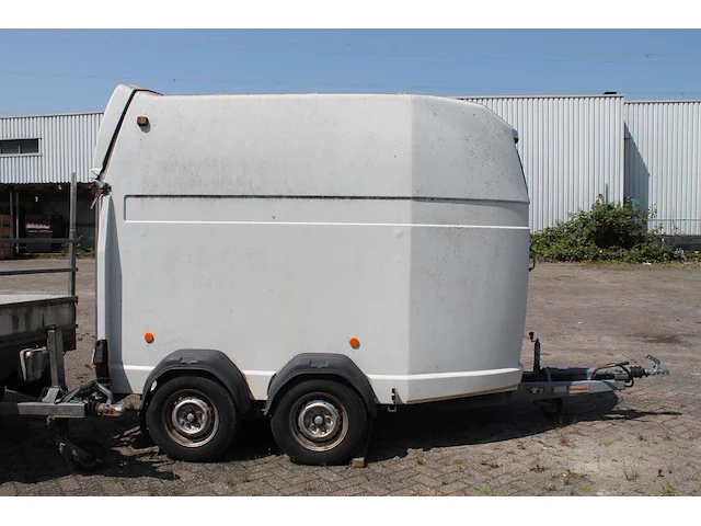 Paardentrailer westfalia 120882f met kenteken 60-wr-39. bouwjaar 1987. - afbeelding 1 van  4