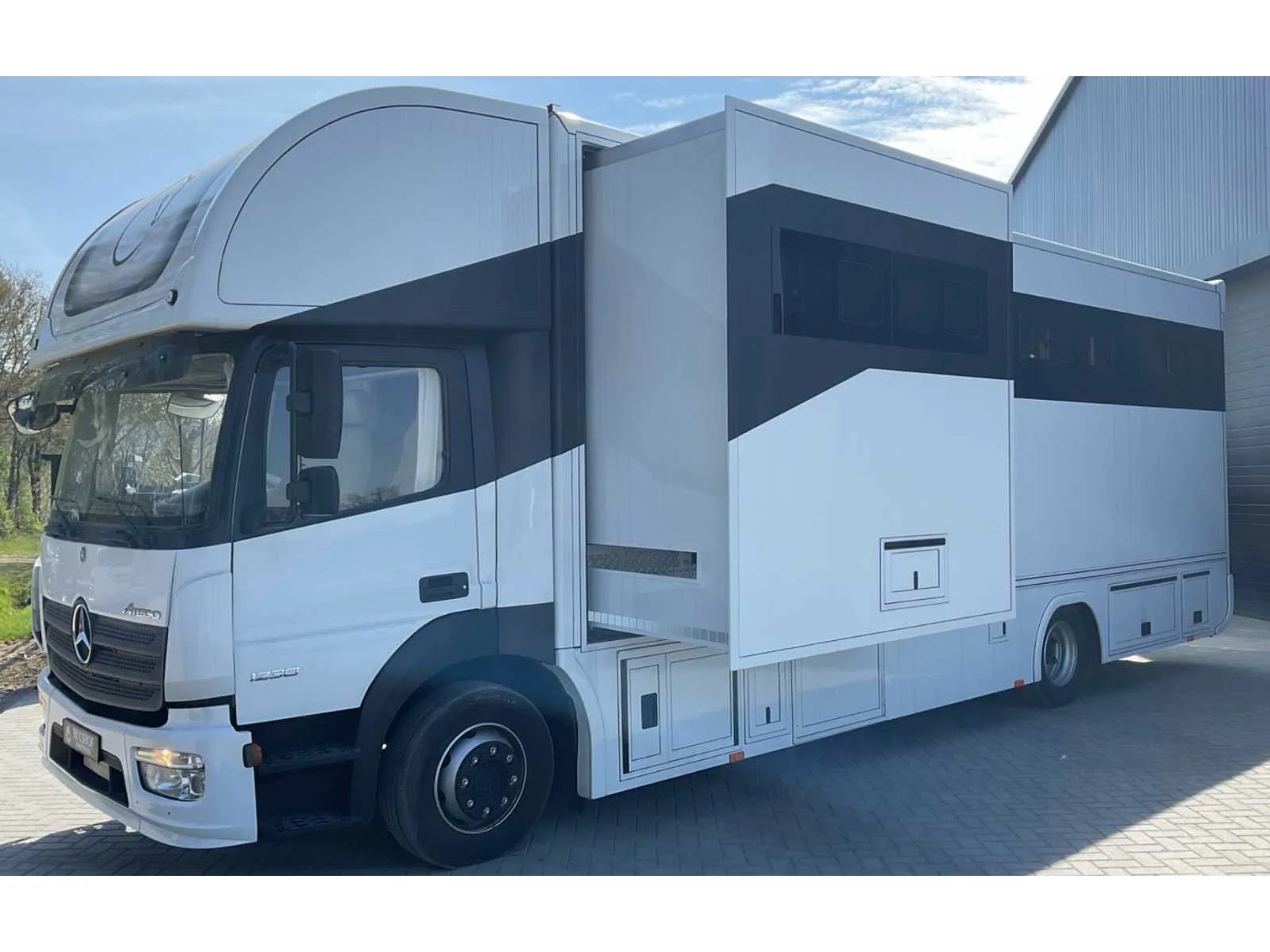 Paardenvrachtwagens, campers en occasions