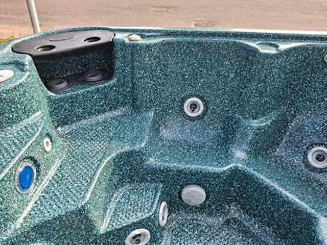 Pacific 6 persoons amerikaans jacuzzi en buitenspa - afbeelding 17 van  20
