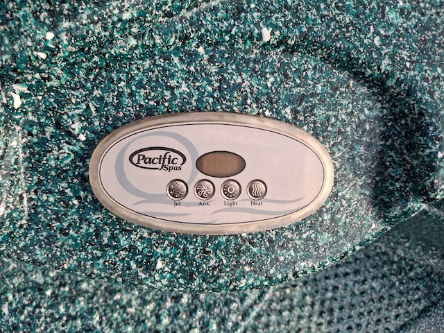 Pacific 6 persoons amerikaans jacuzzi en buitenspa - afbeelding 2 van  20
