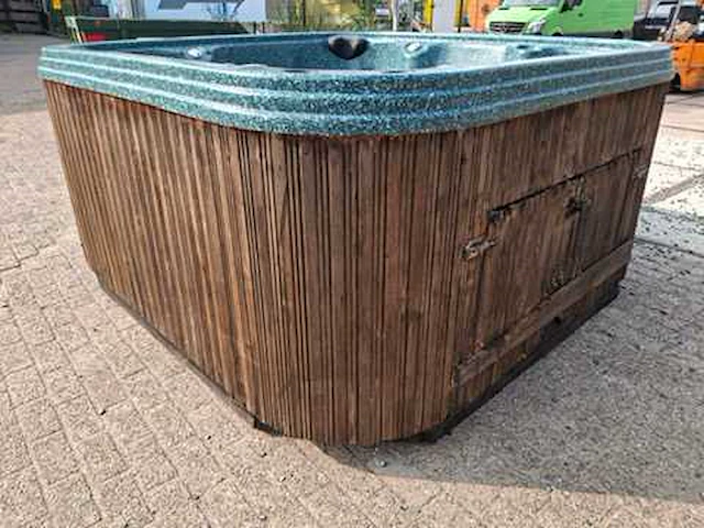 Pacific 6 persoons amerikaans jacuzzi en buitenspa - afbeelding 6 van  20