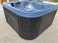 Pacific spa 5 persoons amerikaans jacuzzi en buitenspa - afbeelding 19 van  26