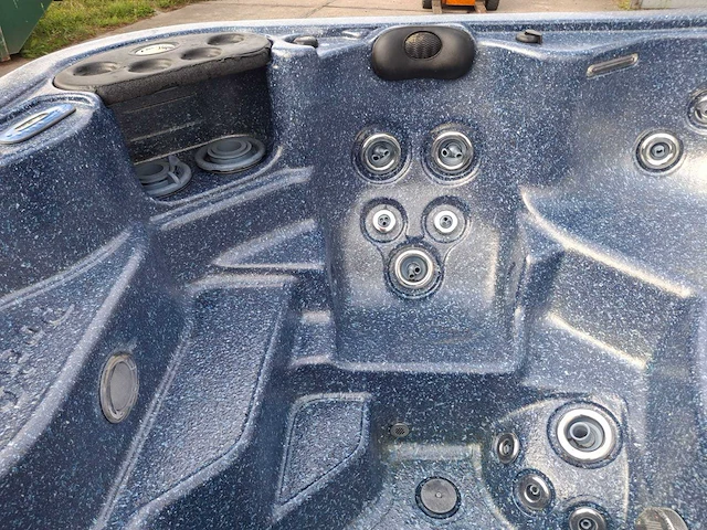 Pacific spa 5 persoons amerikaans jacuzzi en buitenspa - afbeelding 7 van  26