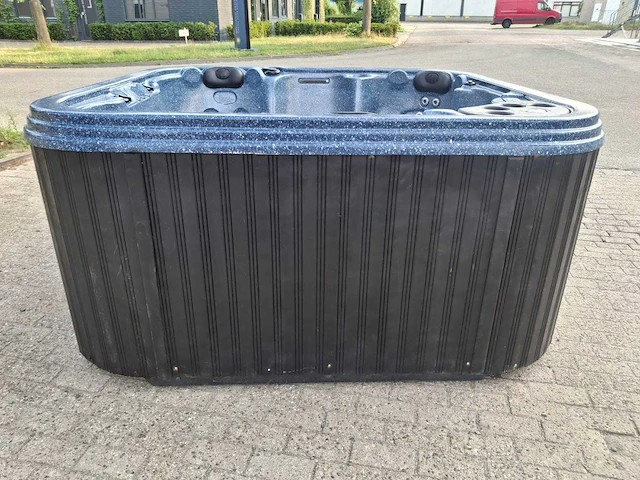 Pacific spa 5 persoons amerikaans jacuzzi en buitenspa - afbeelding 10 van  26
