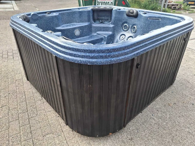 Pacific spa 5 persoons amerikaans jacuzzi en buitenspa - afbeelding 11 van  26