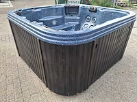 Pacific spa 5 persoons amerikaans jacuzzi en buitenspa - afbeelding 11 van  26