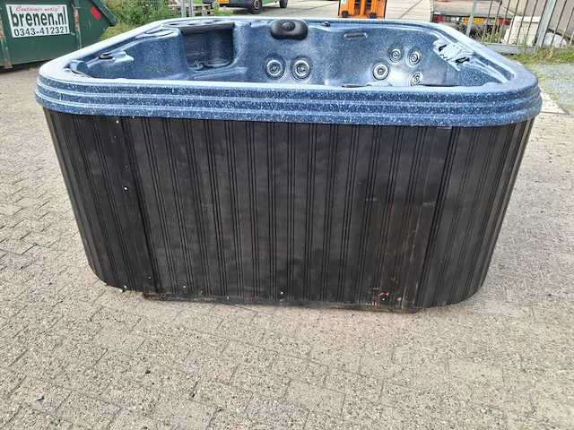 Pacific spa 5 persoons amerikaans jacuzzi en buitenspa - afbeelding 14 van  26