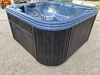 Pacific spa 5 persoons amerikaans jacuzzi en buitenspa - afbeelding 18 van  26