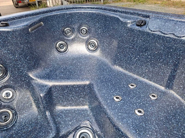 Pacific spa 5 persoons amerikaans jacuzzi en buitenspa - afbeelding 22 van  26