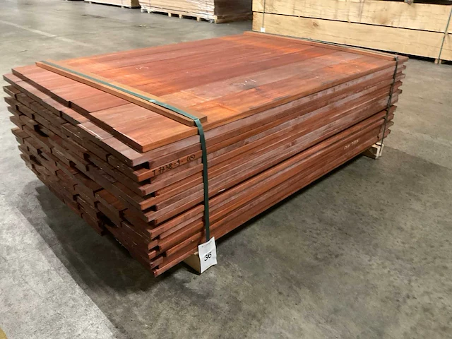 Padouk planken geschaafd 21x145 mm (140x) - afbeelding 1 van  6