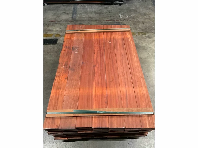 Padouk planken geschaafd 21x145 mm (140x) - afbeelding 5 van  6