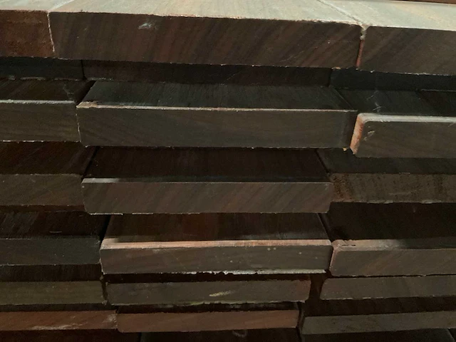 Padouk planken geschaafd 21x145 mm (140x) - afbeelding 6 van  6