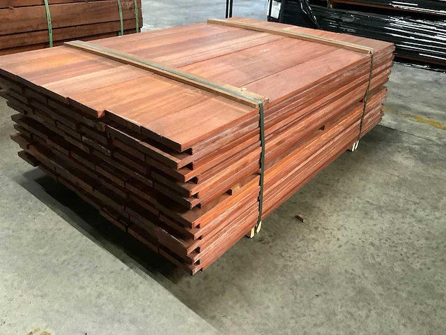 Padouk planken geschaafd 21x145 mm (140x) - afbeelding 3 van  6