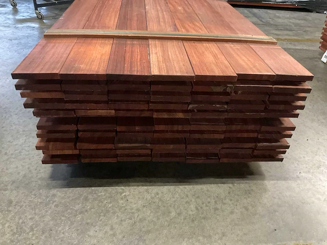 Padouk planken geschaafd 21x145 mm (140x) - afbeelding 4 van  6