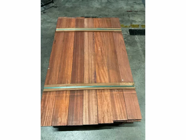 Padouk planken geschaafd 21x145 mm (140x) - afbeelding 5 van  6