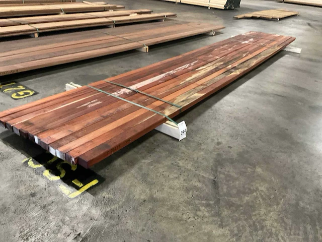 Padouk regels geschaafd 40x60 mm (12x) - afbeelding 1 van  6