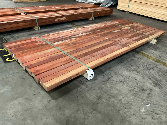 Padouk regels geschaafd 40x60 mm (16x) - afbeelding 1 van  6