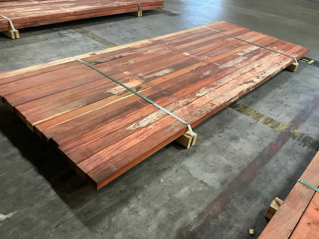 Padouk regels geschaafd 40x60 mm (16x) - afbeelding 3 van  6